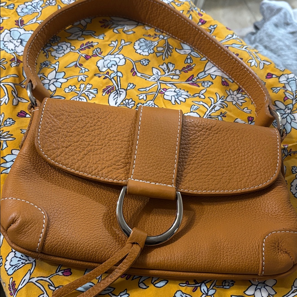 Vera Pelle Brand Purse